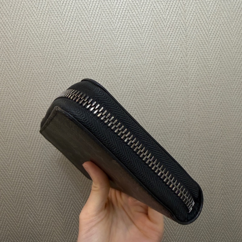 LV 黑灰原花嗚金釦Zippy拉鏈長夾M11611-2