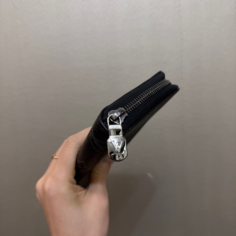 LV 黑灰原花嗚金釦Zippy拉鏈長夾M11611-4