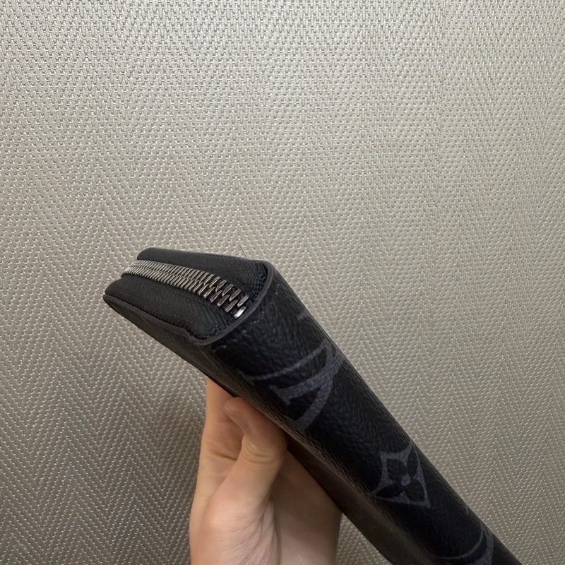 LV 黑灰原花嗚金釦Zippy拉鏈長夾M11611-8