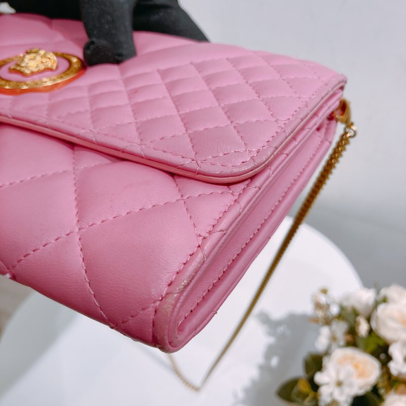 TW4688 Versace 范思哲翻蓋式鍊帶包包Quilted Clutch Chain Bag Leather Pink-5