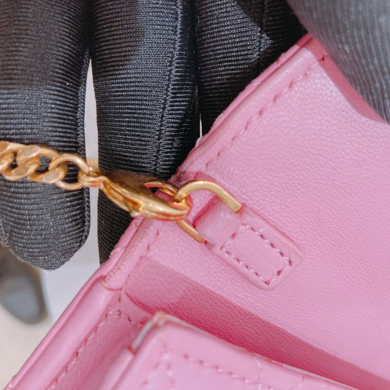 TW4688 Versace 范思哲翻蓋式鍊帶包包Quilted Clutch Chain Bag Leather Pink-24