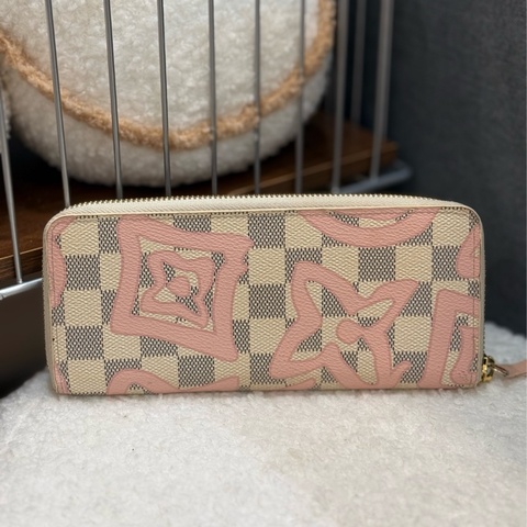 Lv 白棋盤格彩繪款拉鏈長夾