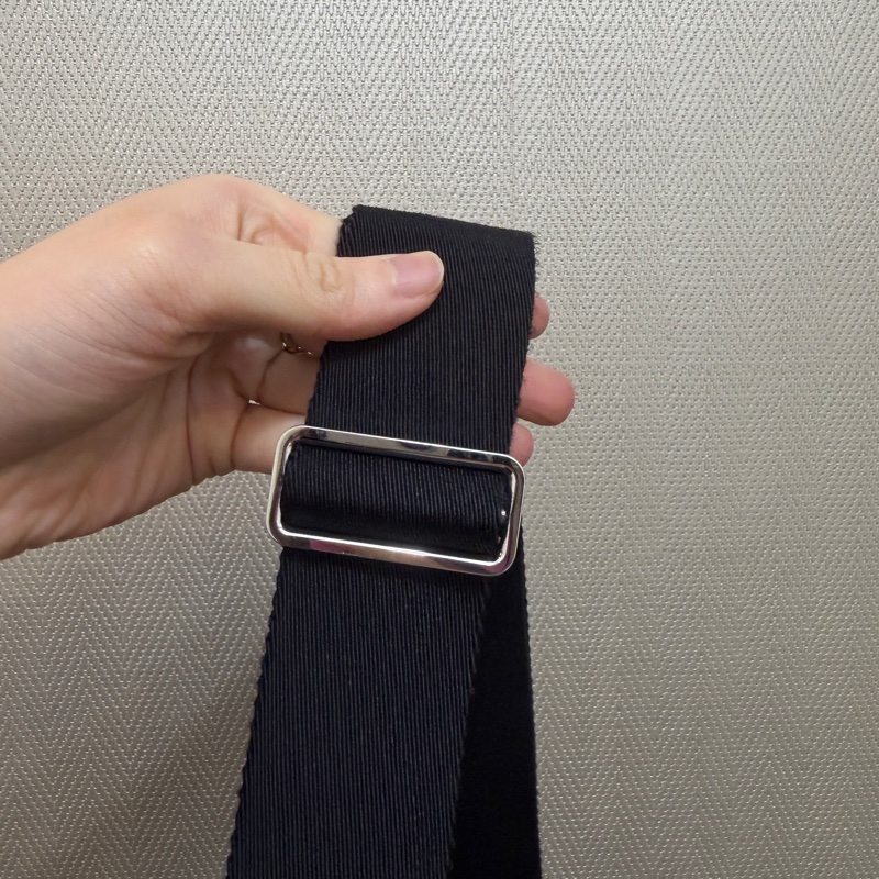Montblanc 黑防刮牛皮銀釦一字拉手提斜背公式包-14