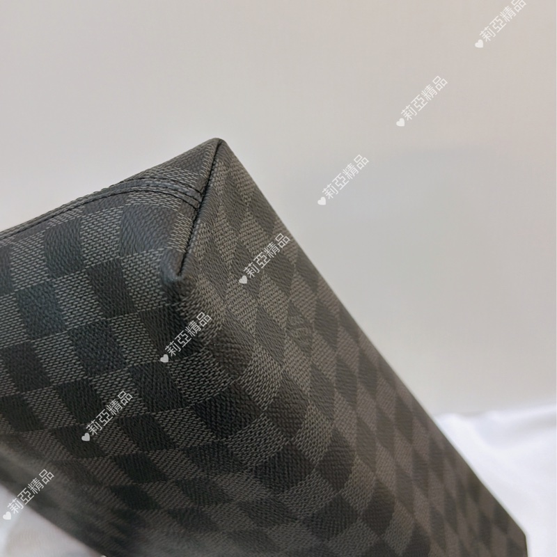 莉亞精品♡ Lv 黑棋盤格郵差包 二手美包-8