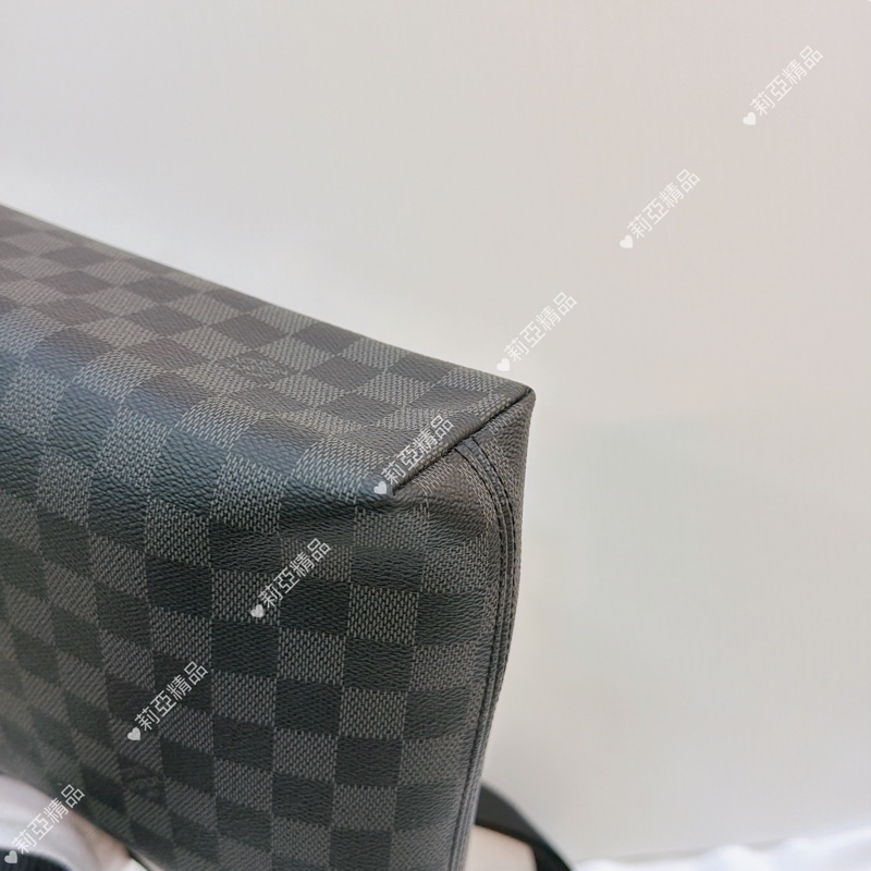 莉亞精品♡ Lv 黑棋盤格郵差包 二手美包-9