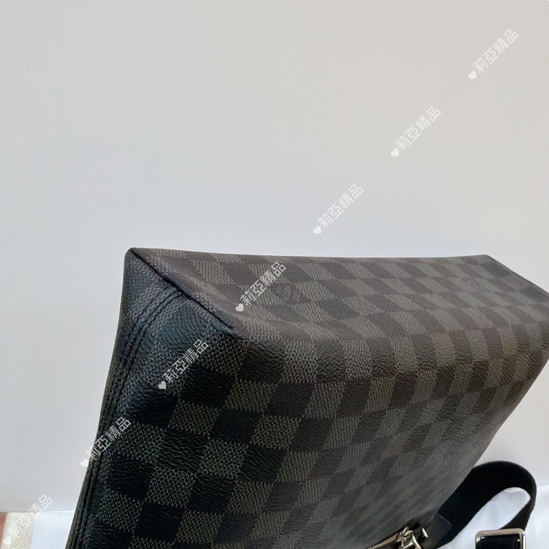 莉亞精品♡ Lv 黑棋盤格郵差包 二手美包-10