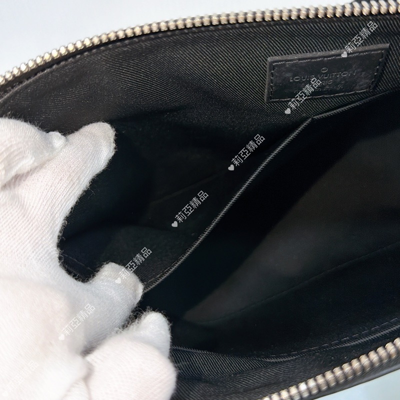 莉亞精品♡ Lv 黑棋盤格郵差包 二手美包-14