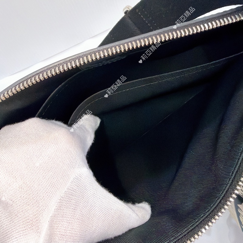 莉亞精品♡ Lv 黑棋盤格郵差包 二手美包-16