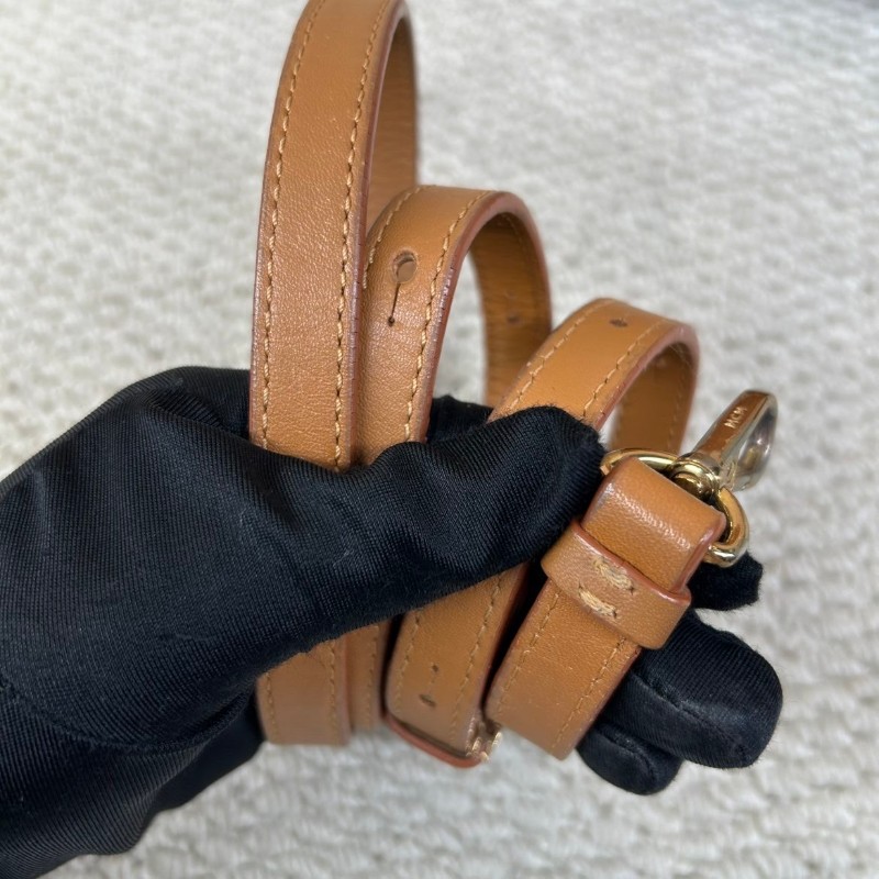 ZZZ  MCM雙肩包 超迷你mini款 干邑色 金色鉚釘設計 百搭好背 日常通勤、出遊都能駕馭 配肩帶 小巧可愛-23