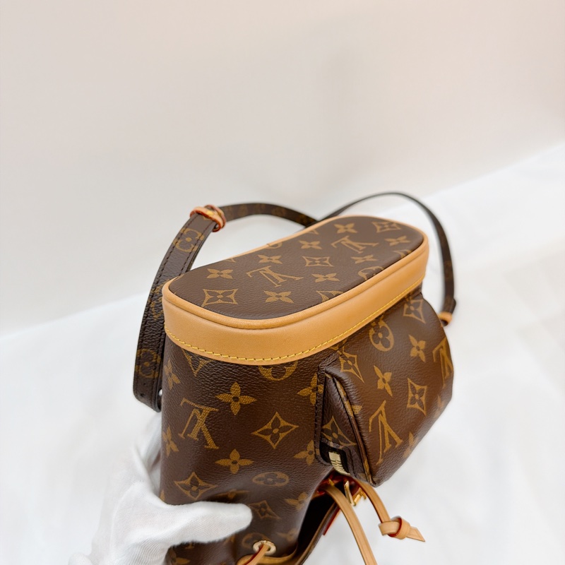 莉亞精品♡ LV Montsouris後背包 二手美包-8