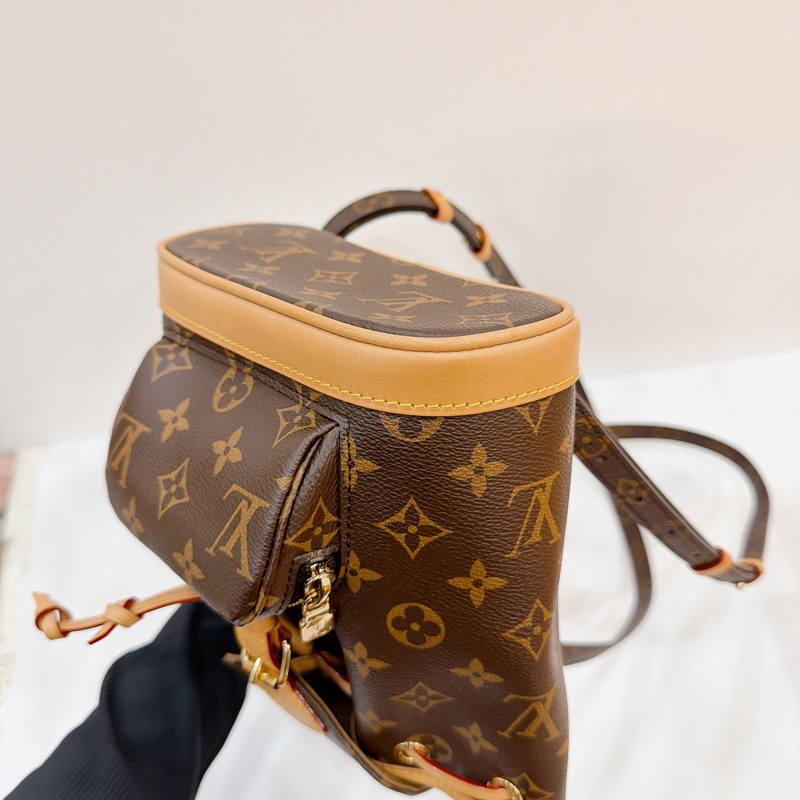莉亞精品♡ LV Montsouris後背包 二手美包-9
