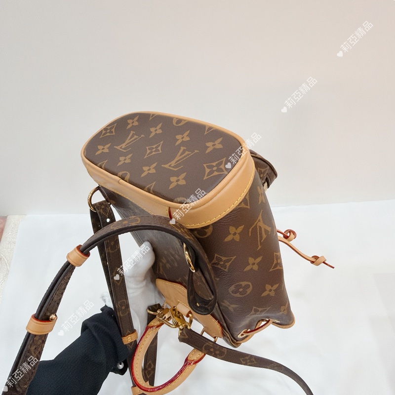 莉亞精品♡ LV Montsouris後背包 二手美包-11
