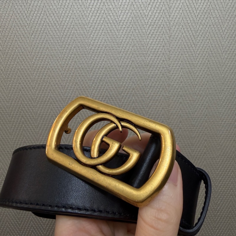 Gucci 黑牛皮霧金釦方框GG Logo皮帶-1