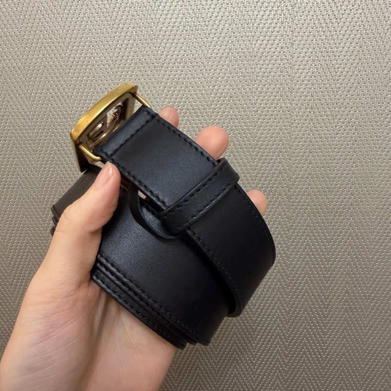 Gucci 黑牛皮霧金釦方框GG Logo皮帶-2