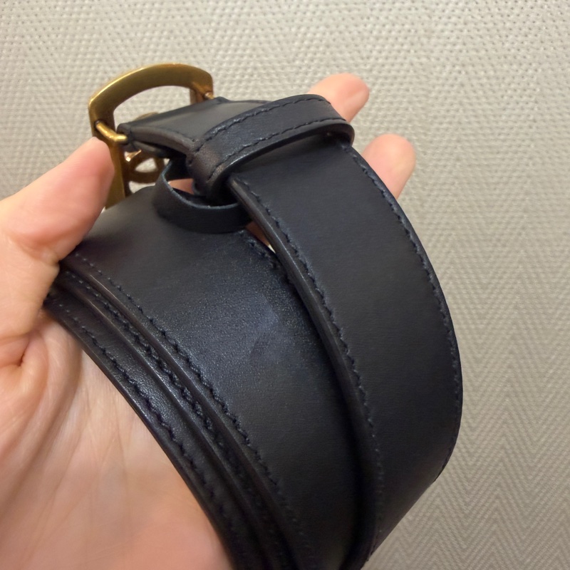 Gucci 黑牛皮霧金釦方框GG Logo皮帶-3