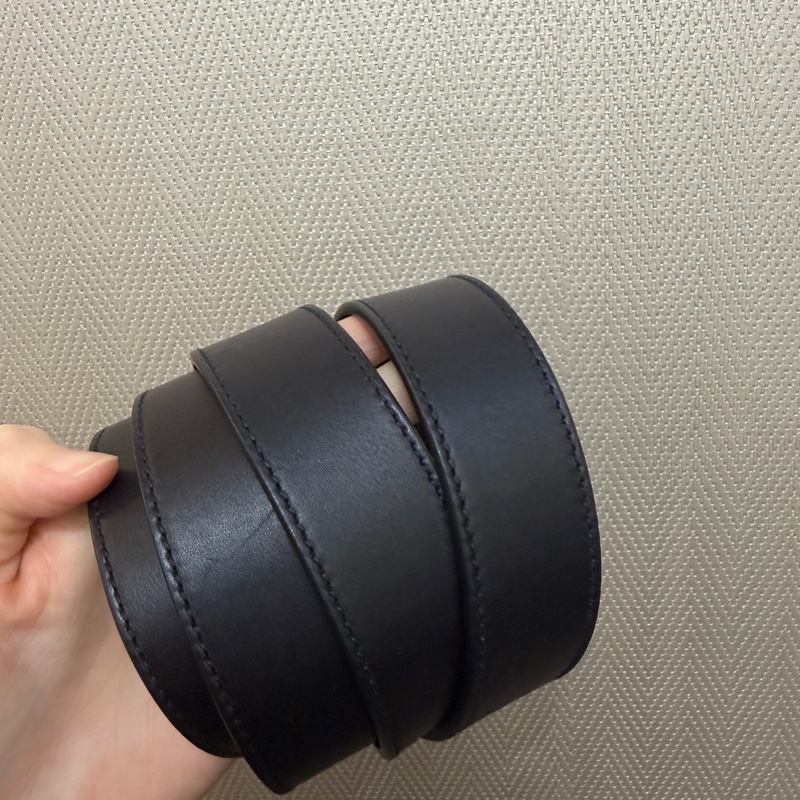 Gucci 黑牛皮霧金釦方框GG Logo皮帶-4