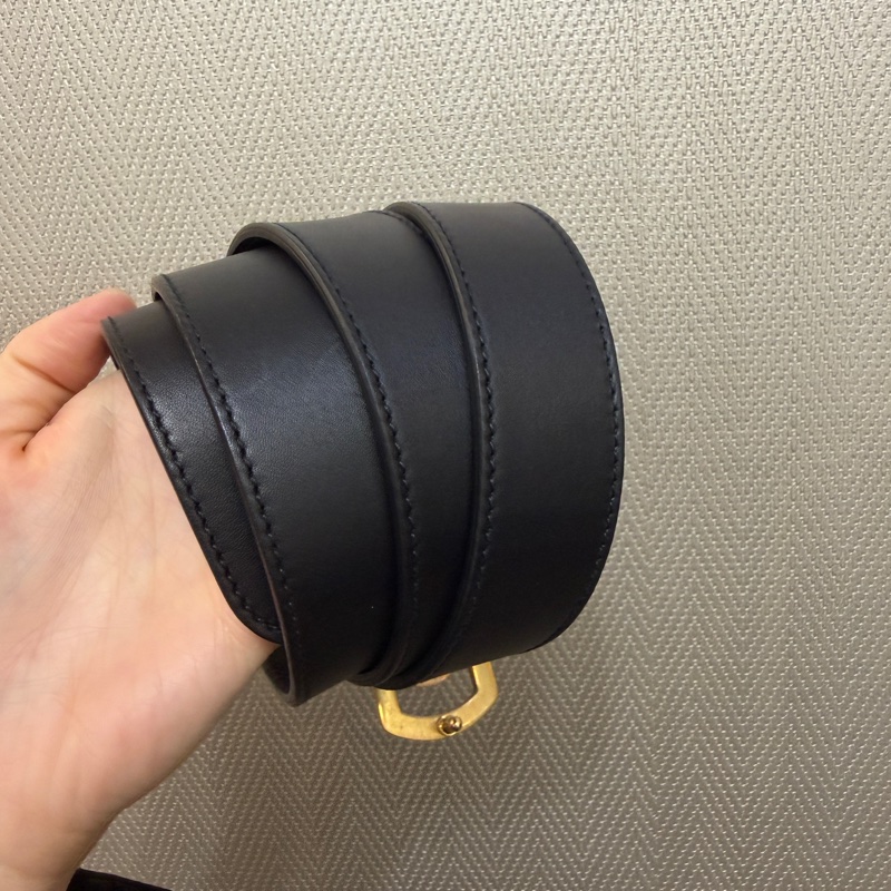 Gucci 黑牛皮霧金釦方框GG Logo皮帶-5