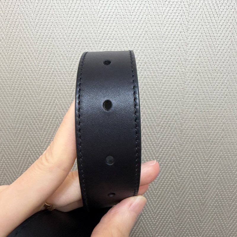 Gucci 黑牛皮霧金釦方框GG Logo皮帶-12