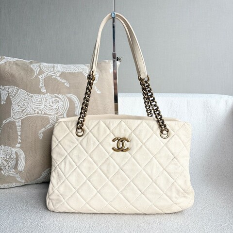 Chanel 菱格紋托特包 奶白色 金扣 牛皮