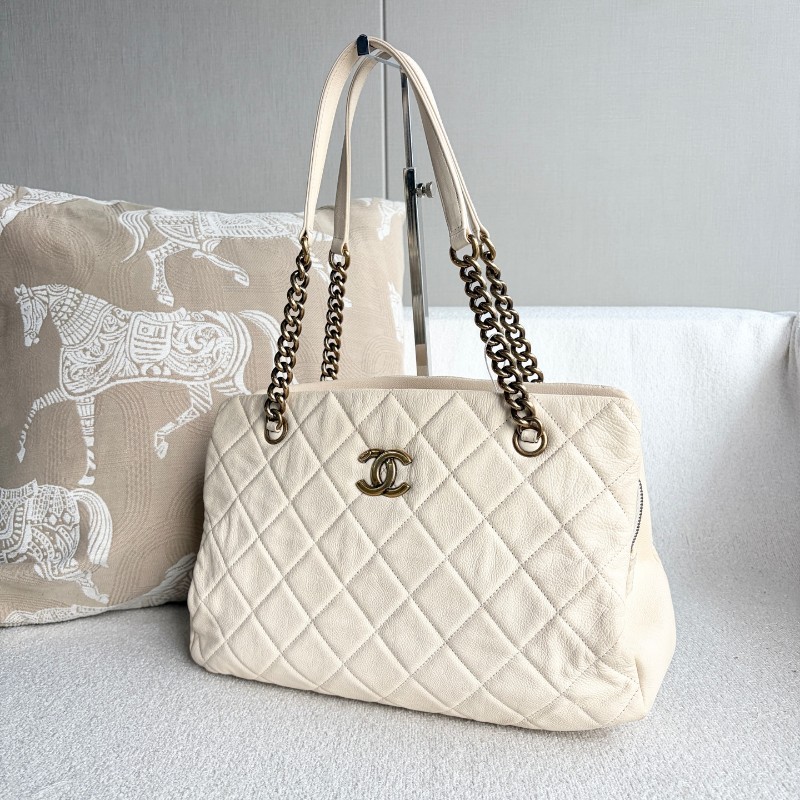 Chanel 菱格紋托特包 奶白色 金扣 牛皮-3