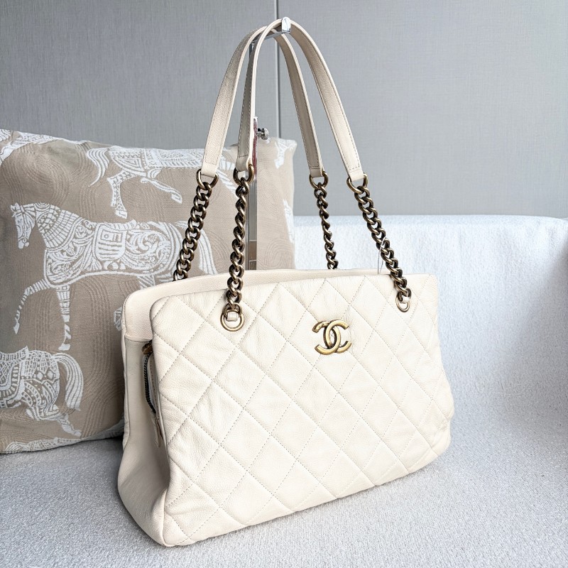 Chanel 菱格紋托特包 奶白色 金扣 牛皮-5