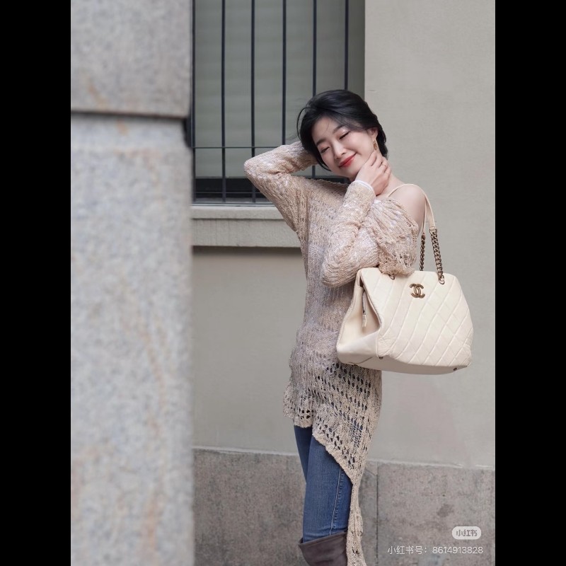 Chanel 菱格紋托特包 奶白色 金扣 牛皮-8