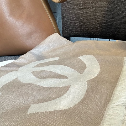 [二手9成新］Chanel 奶茶雙色圍巾