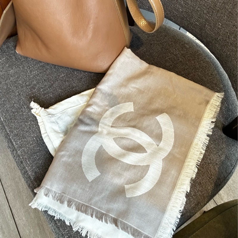 [二手9成新］Chanel 奶茶雙色圍巾-4