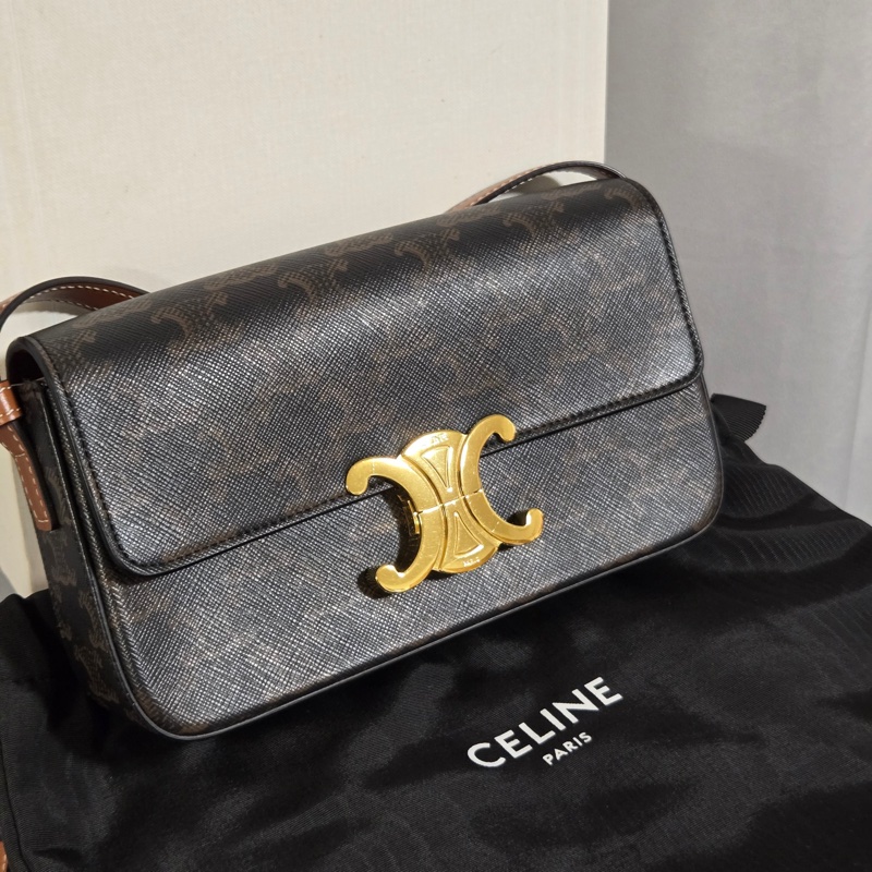 CELINE TRIOMPHE 經典凱旋門標誌肩揹包-6
