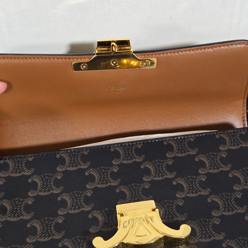 CELINE TRIOMPHE 經典凱旋門標誌肩揹包-7