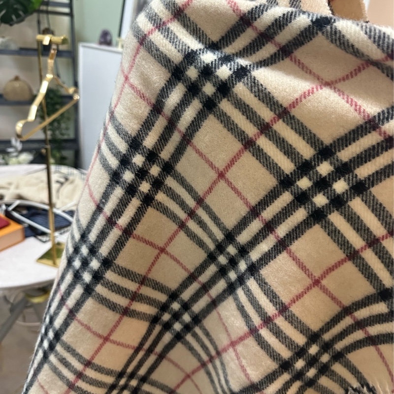 Burberry 格紋披巾-8