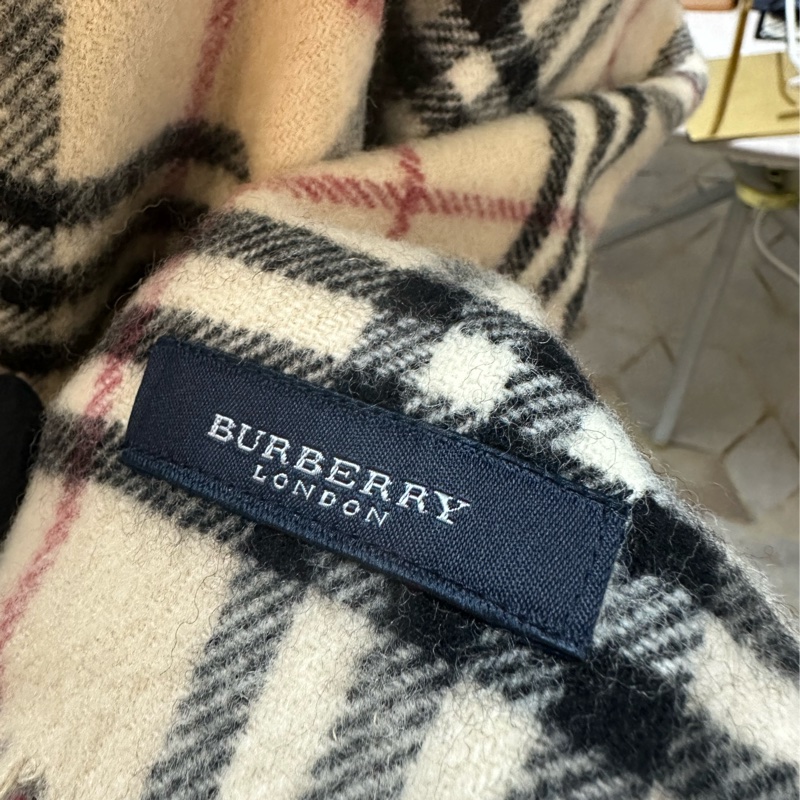 Burberry 格紋披巾-14