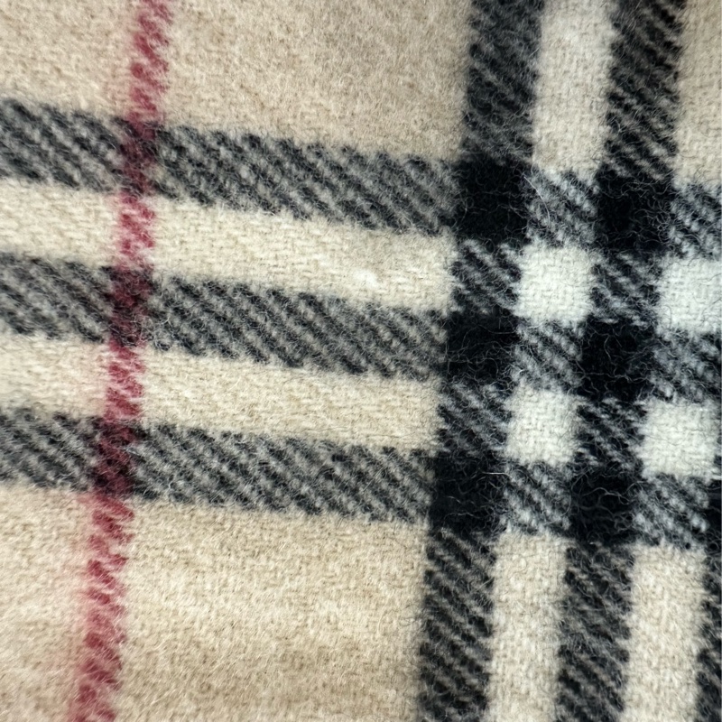 Burberry 格紋披巾-19