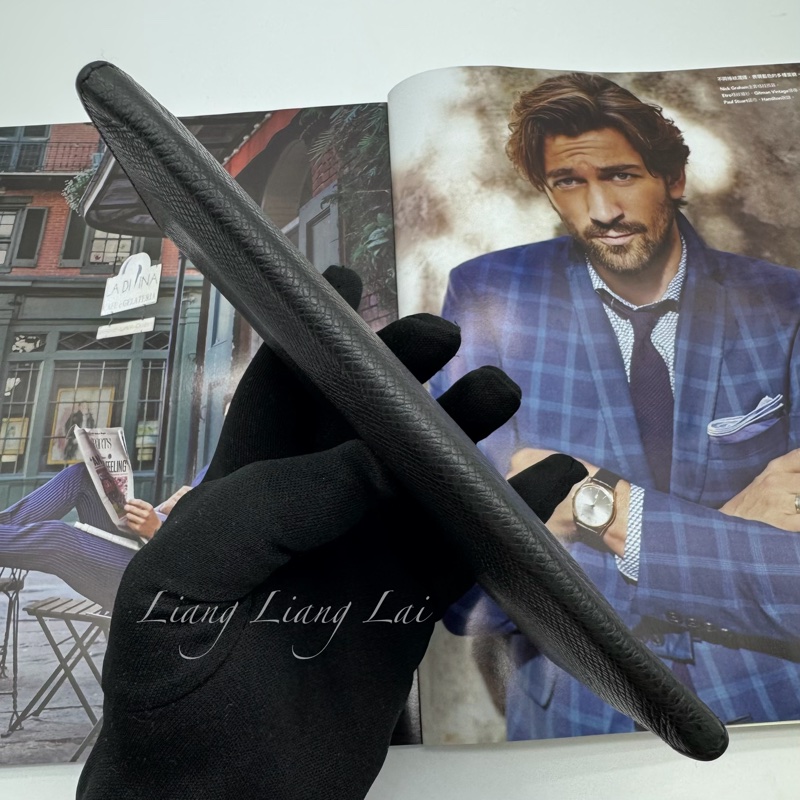 LOUIS VUITTON LV 經典 Taiga 皮革薄型長夾-13