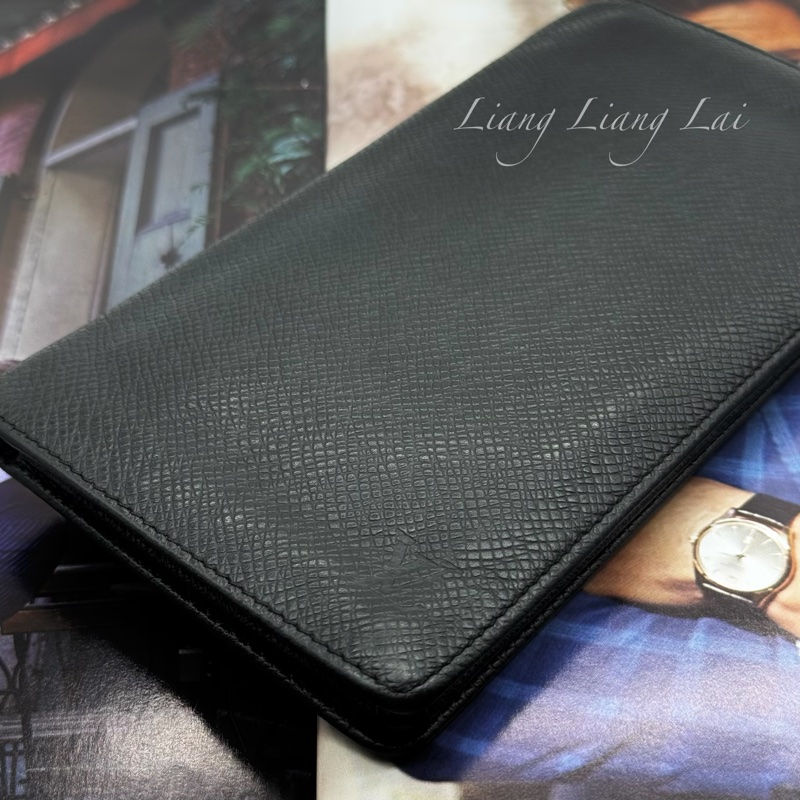 LOUIS VUITTON LV 經典 Taiga 皮革薄型長夾-21
