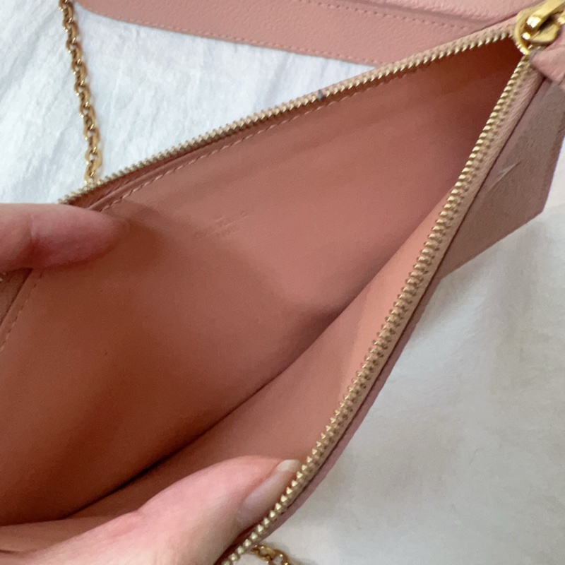 ෆ LV woc三合一 草莓牛奶粉色🍓-9