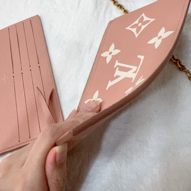 ෆ LV woc三合一 草莓牛奶粉色🍓-11