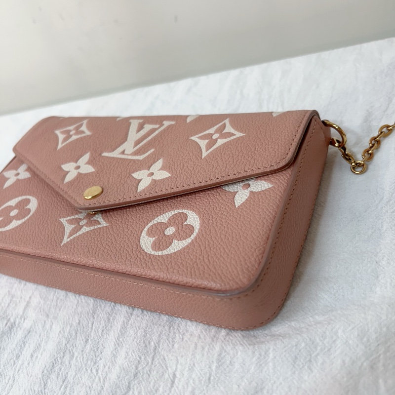 ෆ LV woc三合一 草莓牛奶粉色🍓-16