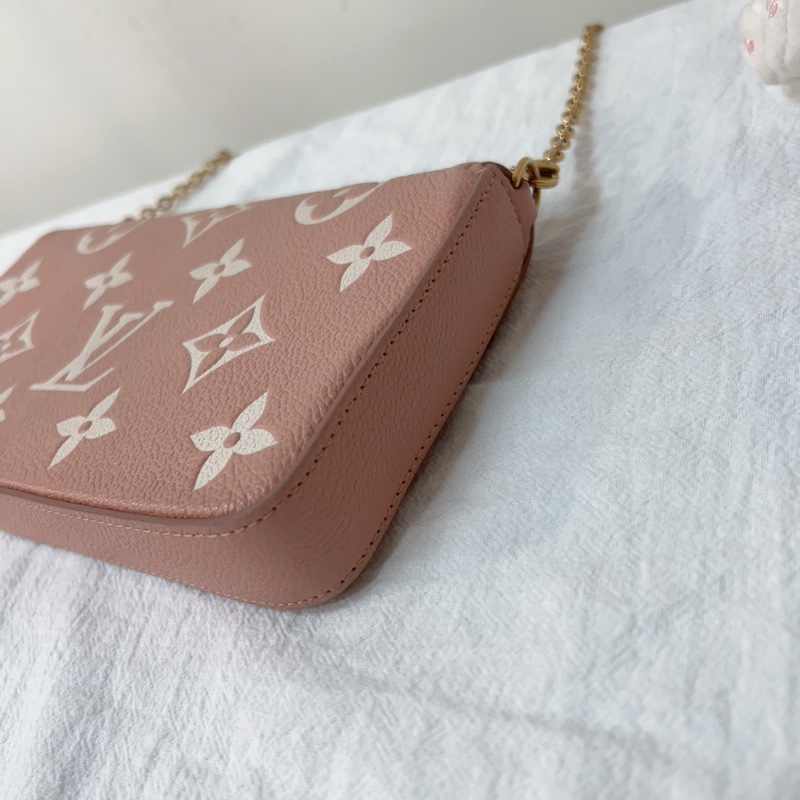 ෆ LV woc三合一 草莓牛奶粉色🍓-21