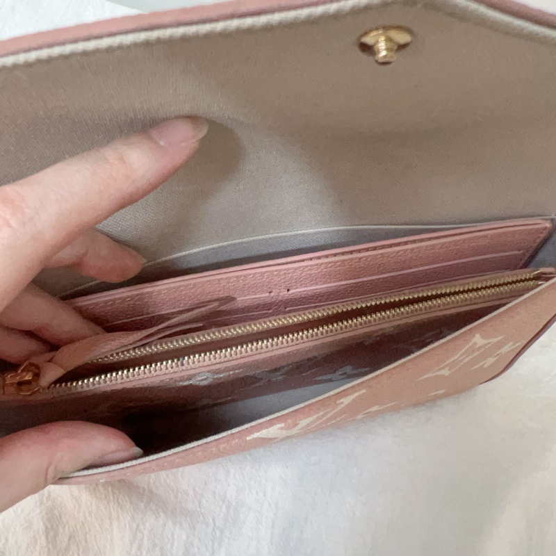 ෆ LV woc三合一 草莓牛奶粉色🍓-25