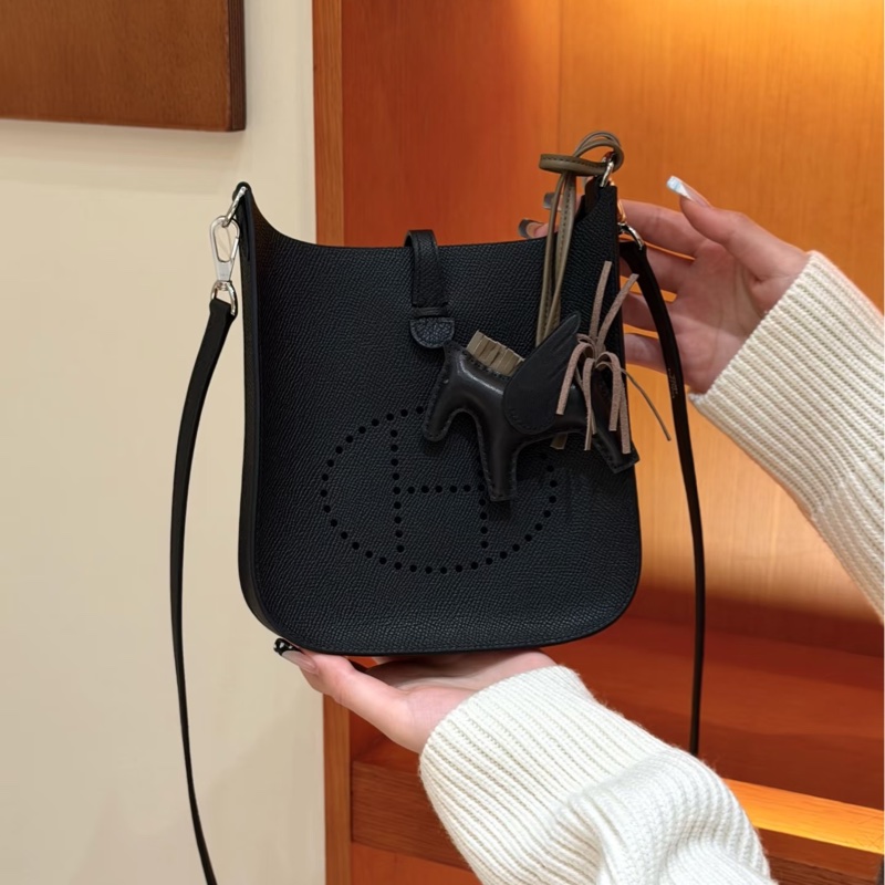 ෆ Hermes Mini Evelyne黑金-3