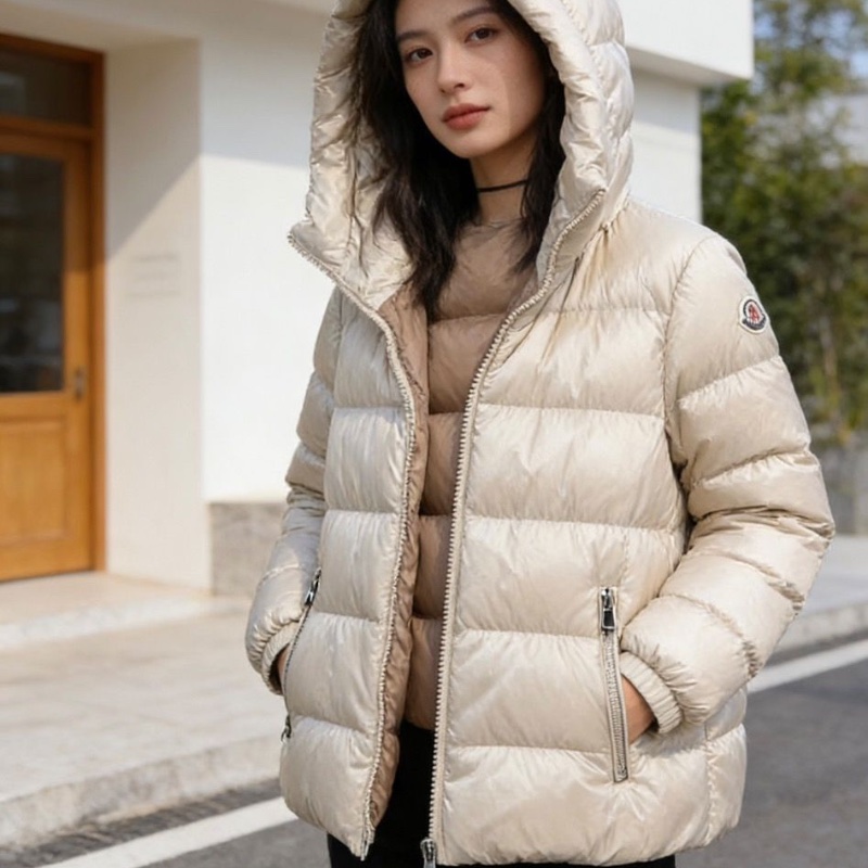 Moncler Biron淺香檳色連帽羽絨外套1碼 98新配件塵袋衣架-0