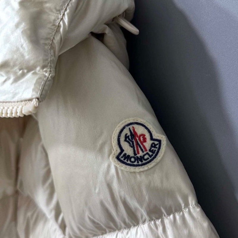 Moncler Biron淺香檳色連帽羽絨外套1碼 98新配件塵袋衣架-4