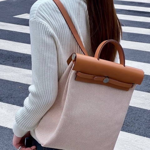 HERMES 帆布拼皮竪版herbag後背包29*35*11 99新配件盒子塵袋鑰匙鎖