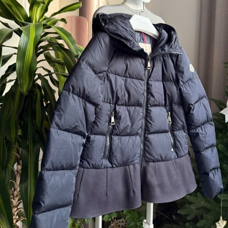 moncler 羽絨外套荷葉邊深藍色nesea拼接款2碼 99新配件塵袋衣架-3