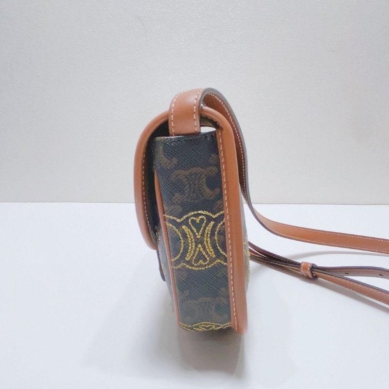 Celine 凱旋門刺繡迷你馬鞍包 15.5x4x14 99新配件塵袋-2