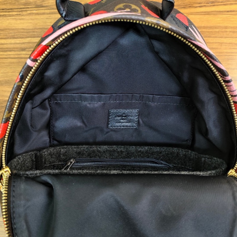 LV 限量款熱帶雨林後背包20*30*9 98新配件塵袋-1