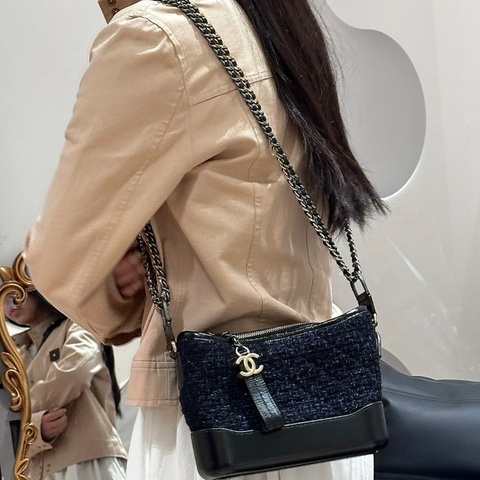 CHANEL 深海藍毛呢小號肩背斜背包流浪包20*15*8 98新配件盒子塵袋吊牌購證保卡