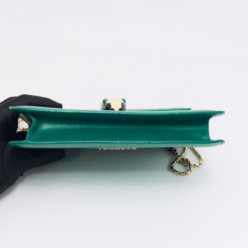 BVLGARI 綠色珍珠魚皮蛇頭肩背斜背包20*15*3.5 98新配件塵袋購證鏡子-4