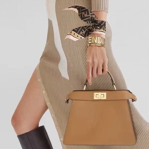 Fendi 橘色Peekaboo小號手提包27*20*12 99新盒子塵袋